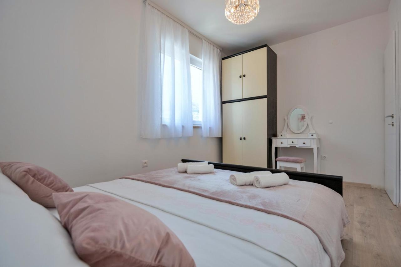Luxury Apartment Makarska 2Min From Beach 外观 照片